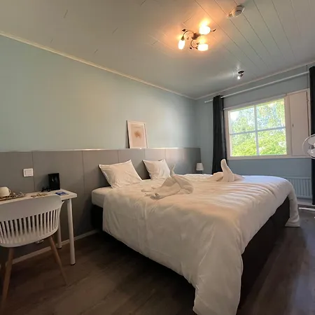 Lakeside Ravintola Hotel *